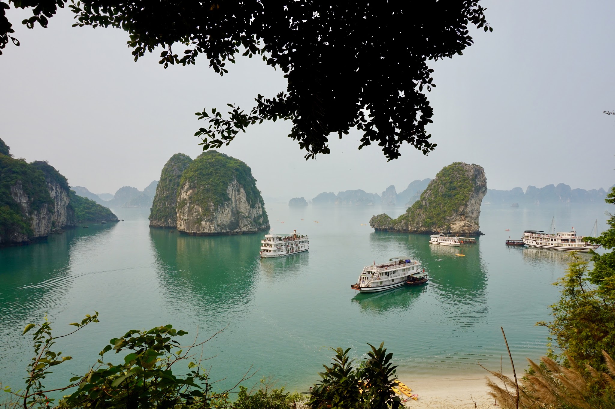 Ha Long Bay, Vietnam: The descending dragon