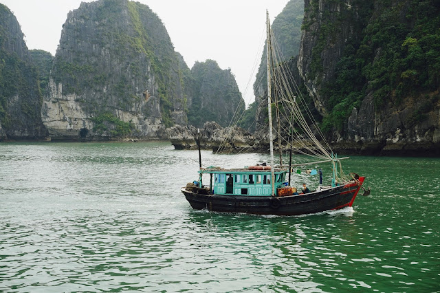 Ha Long Bay, Vietnam: The descending dragon